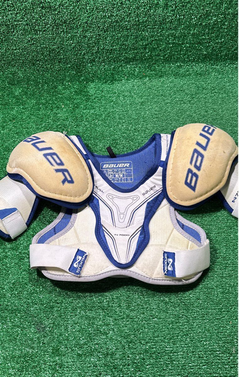 Bauer Nexus 7000 Hockey Shoulder Pads Junior Medium (M)