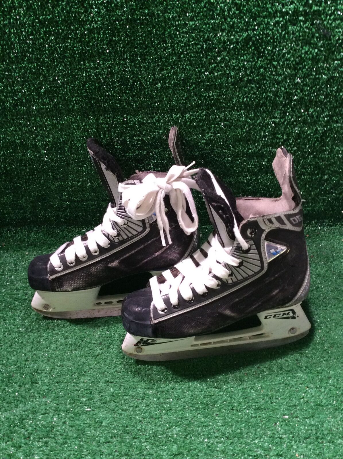 Ccm Vector 06 Hockey Skates 4.0D Skate Size