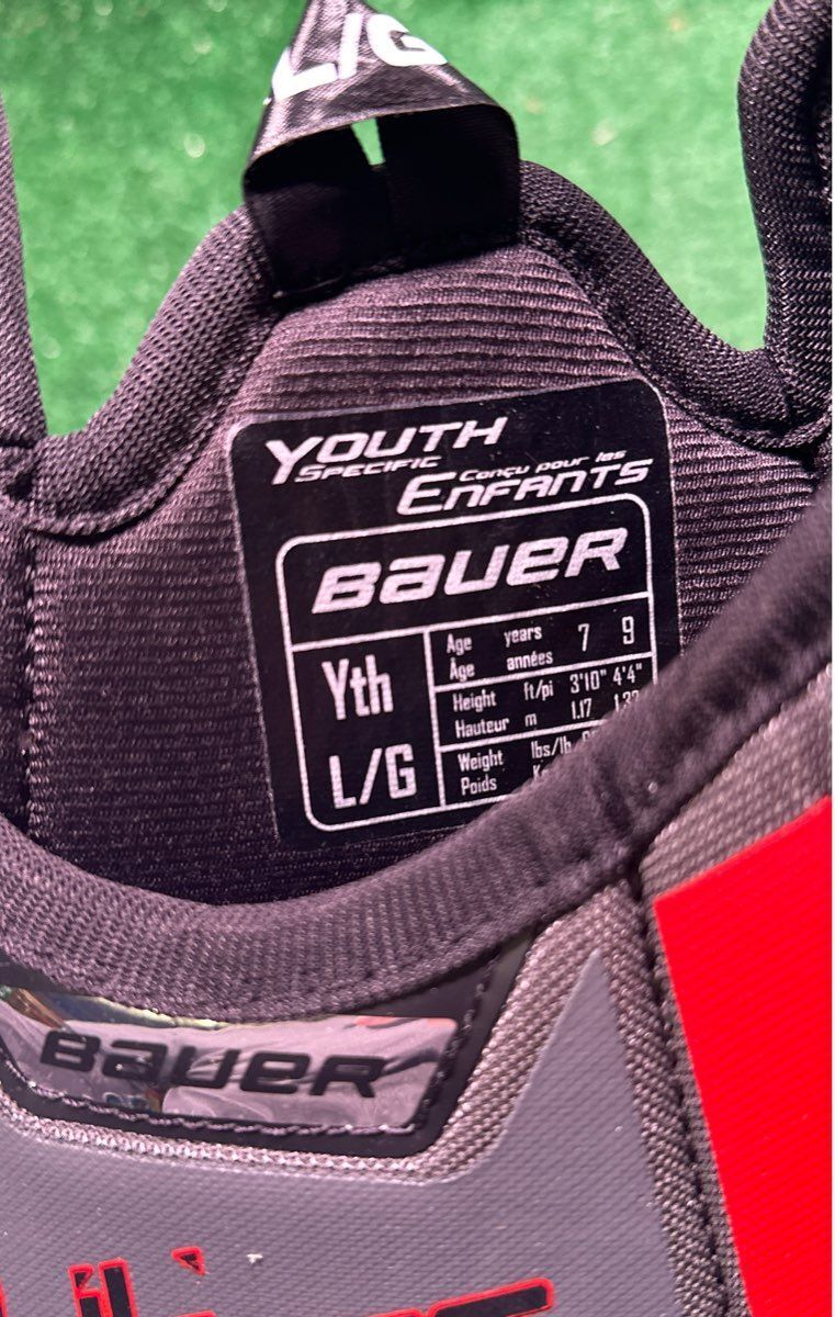 Bauer Lil' Sport Hockey Shoulder Pads Youth Large (L)