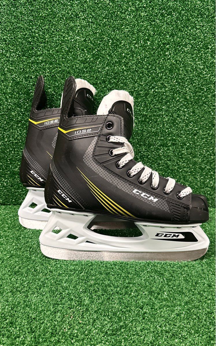 CCM 1052 Hockey Skates 6.0 Skate Size