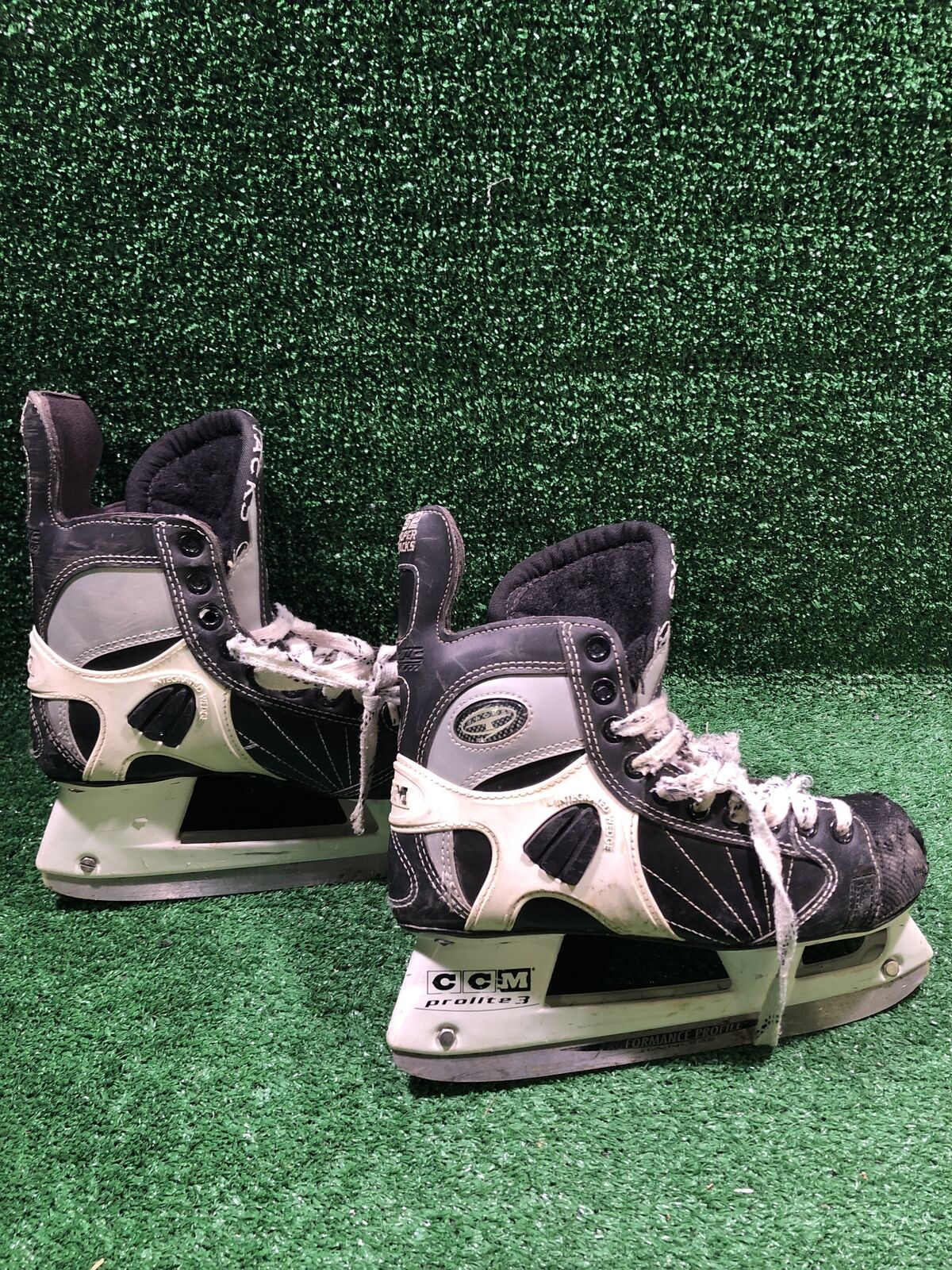 Ccm 652 Super Tacks Hockey Skates 5.5D Skate Size