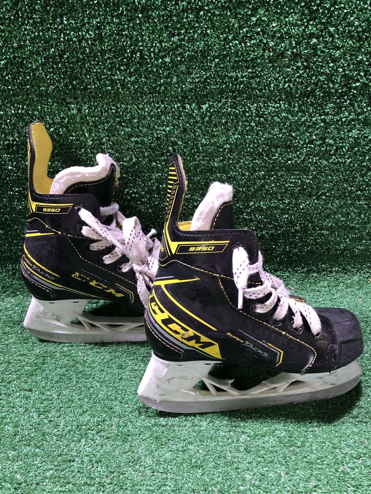 Ccm Tacks 9350 Hockey Skates Youth 12.0D Skate Size