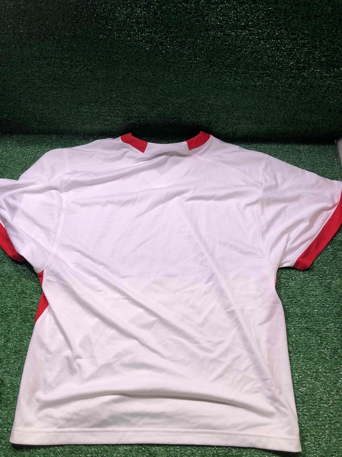 Under Armour Medium (M) Shirt