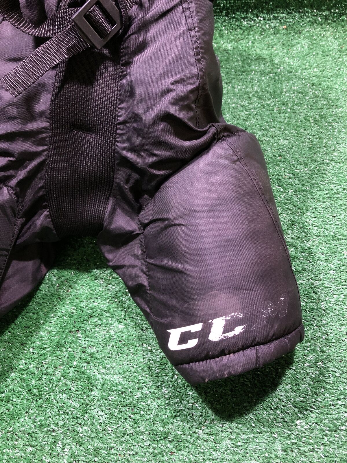 Ccm QLT230 Hockey Pants Youth Large (L)