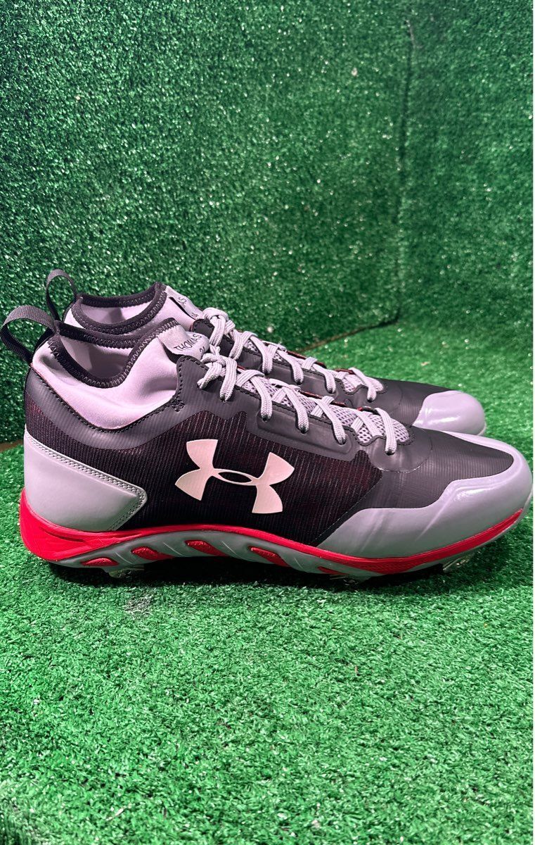 Team Issued Under Armour Thomas #24 Spine Heater Mid ST 13 Size Baseball Cleats