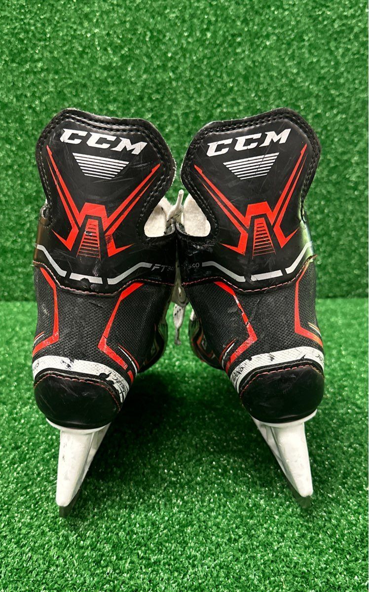 CCM FT340 Hockey Skates 13Y Youth Skate Size