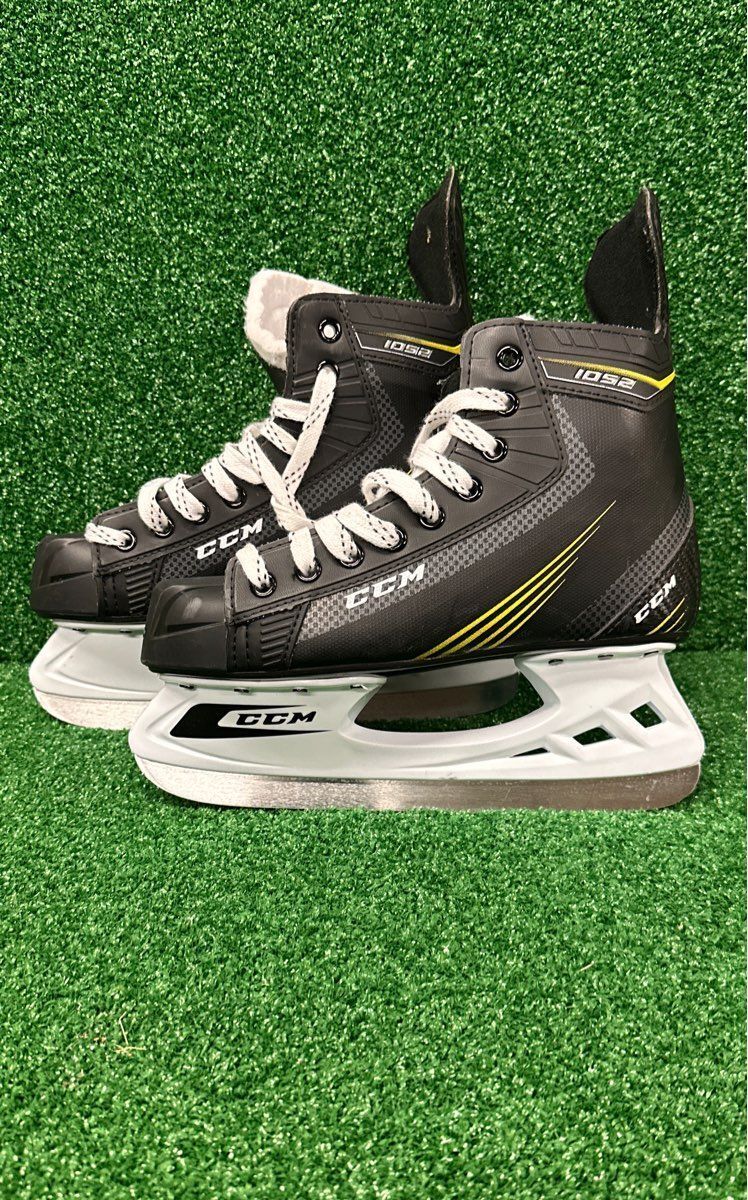 CCM 1052 Hockey Skates 6.0 Skate Size