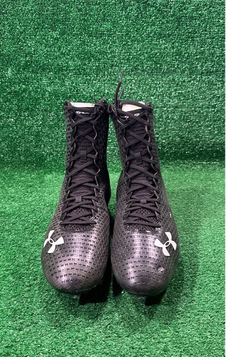 Under Armour Highlight 15.0 Size Football Cleats