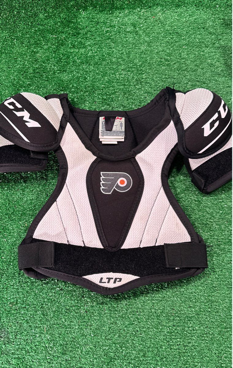 Ccm Flyers LTP Hockey Shoulder Pads Youth Large (L)