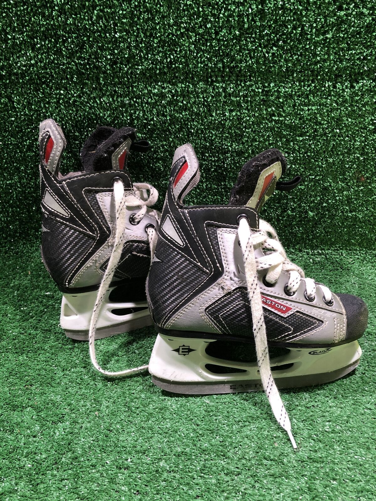 Easton SE2 Hockey Skates Youth 13.0 Skate Size