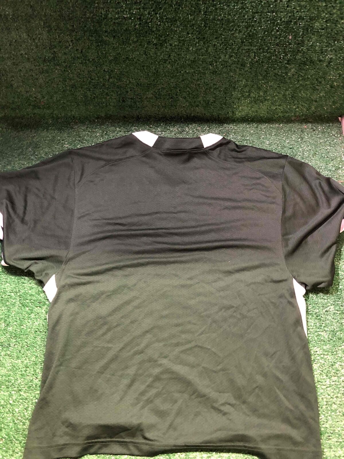 Under Armour Medium (M) Shirt