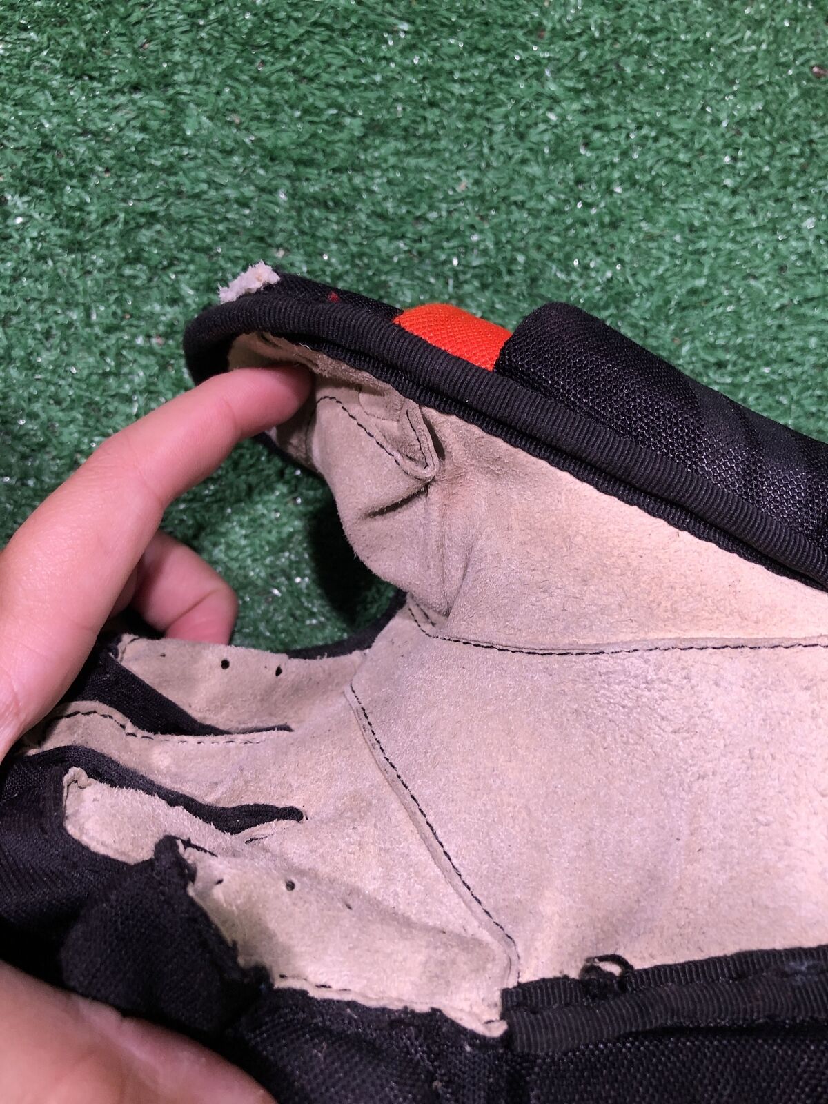 Easton Pro 7 10" Hockey Gloves