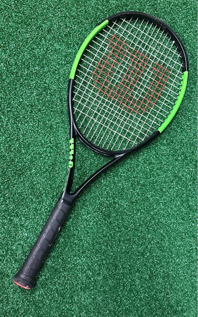 Wilson Blade V6.0 Tennis Racket, 26", 4"