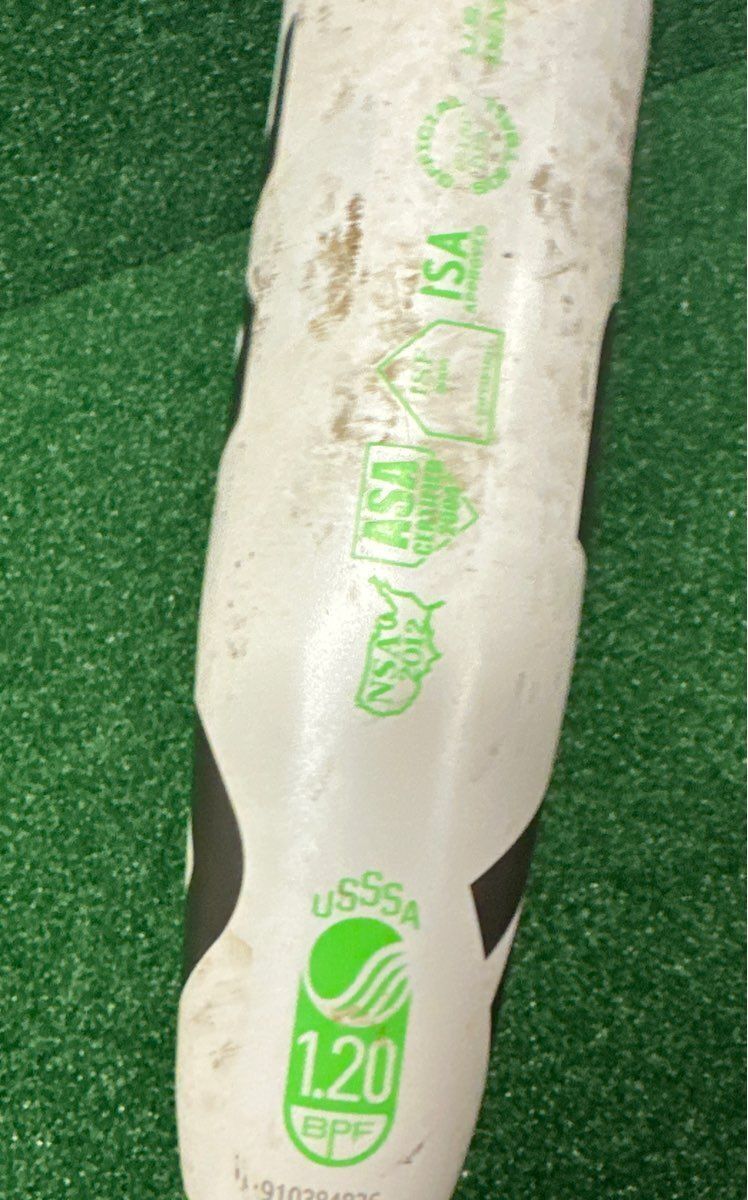 Demarini Vendetta Softball Bat 33" 23 oz. (-10) 2 1/4"