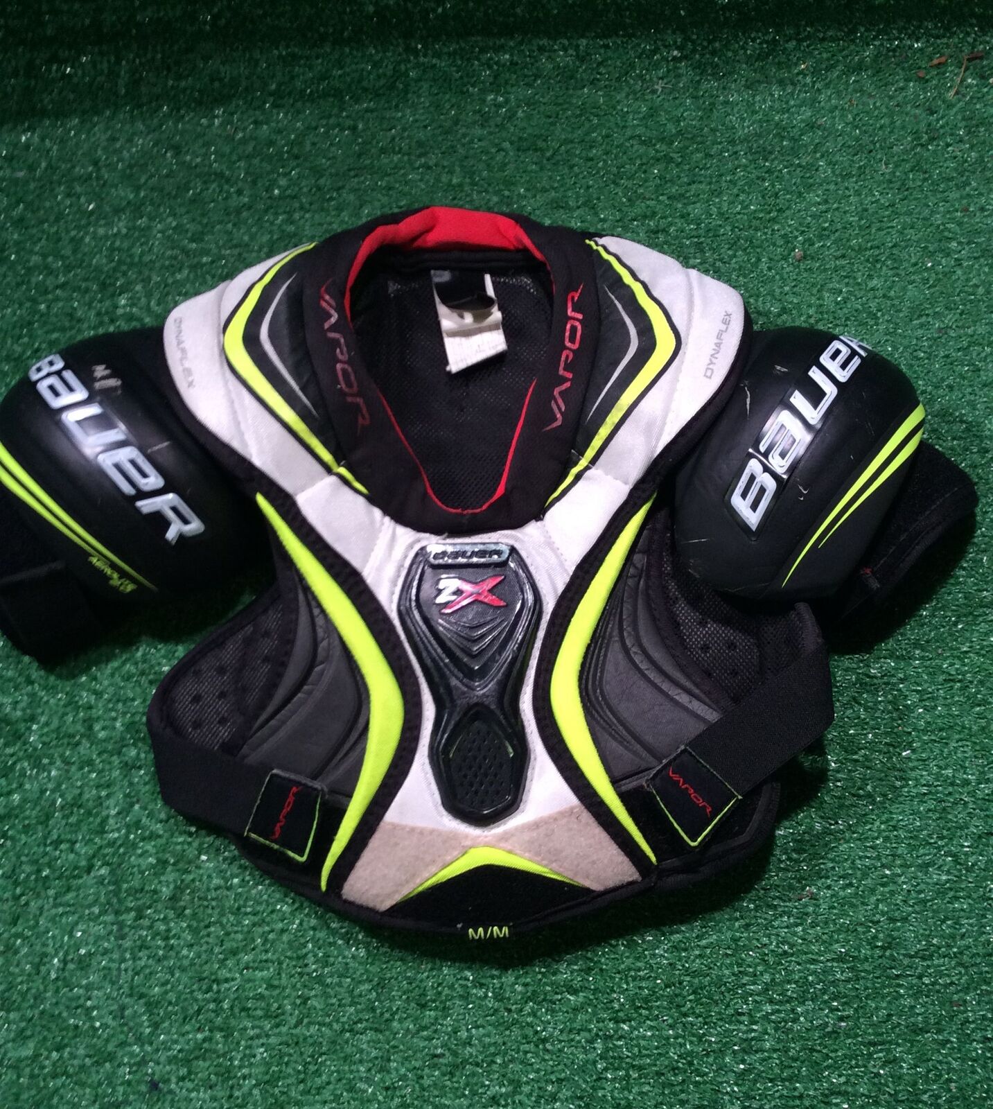 Bauer Vapor S20 Hockey Shoulder Pads Junior Medium (M)