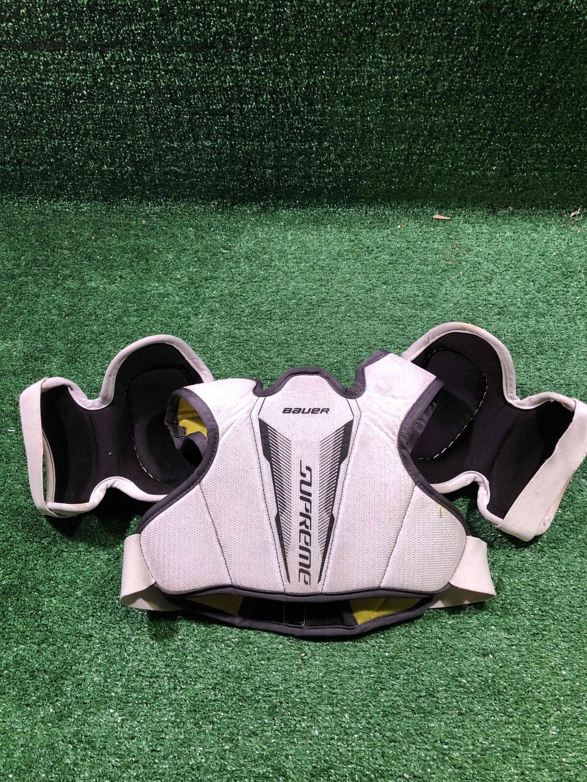 Bauer Supreme S170 Hockey Shoulder Pads Youth Large (L)