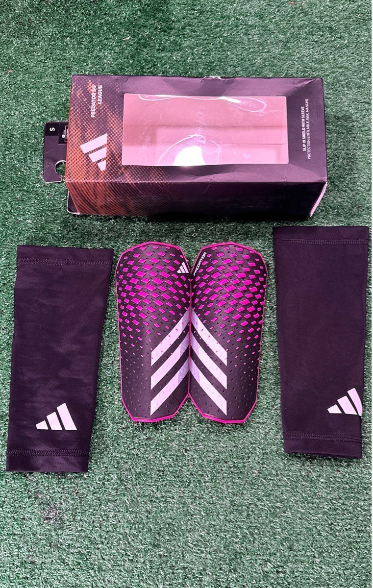 Adidas Predator SG Shin Guards Size Small With Sleeve