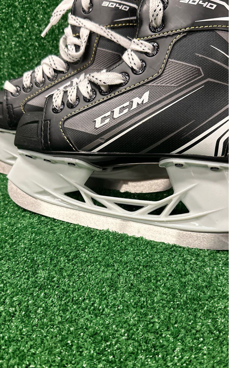 Ccm Tacks 9040 Hockey Skates 2.0 Skate Size