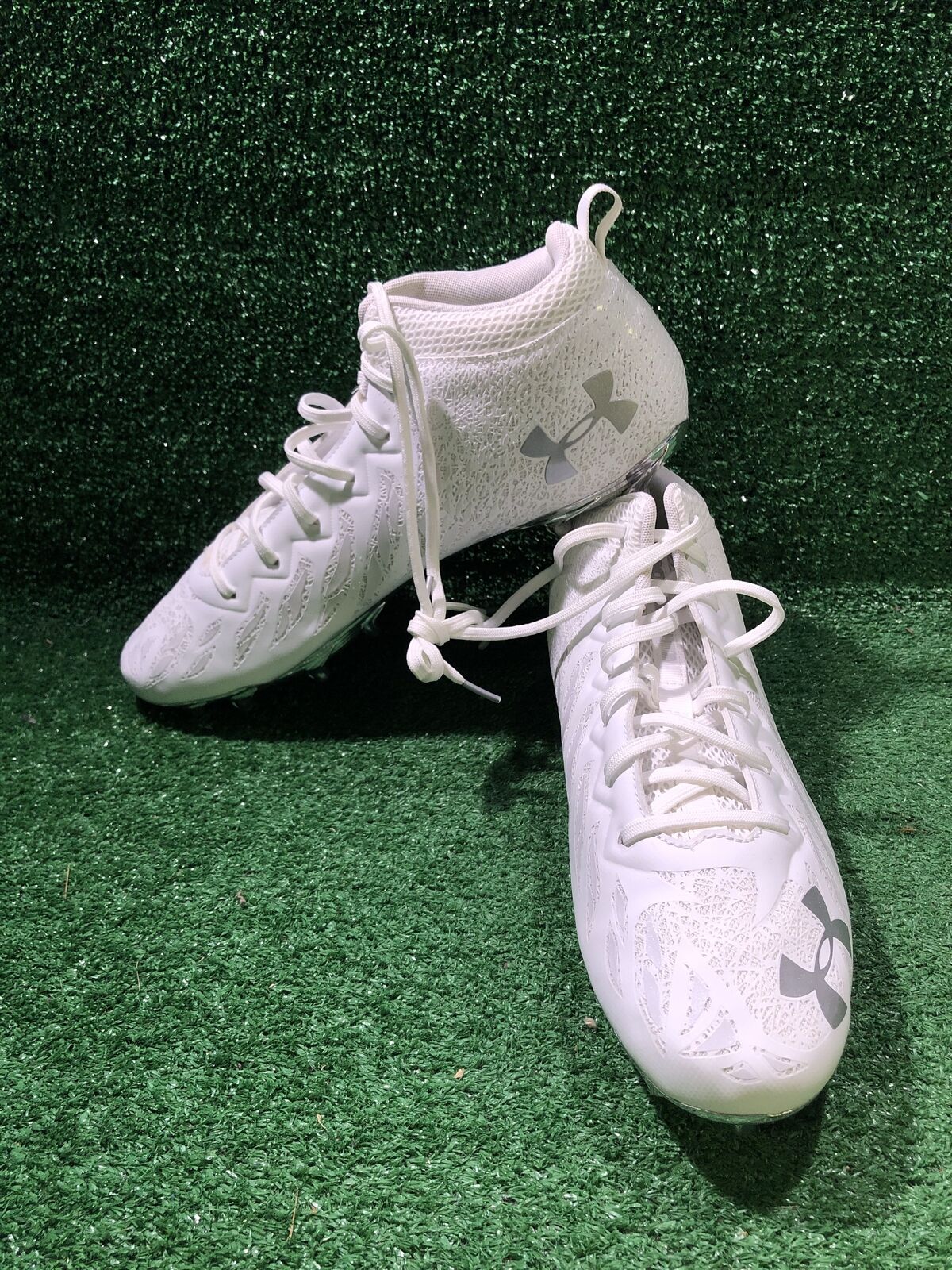 Under Armour Spotlight 16.0 Size Football Cleats