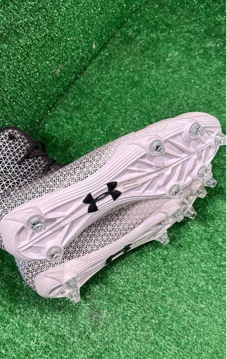 Under Armour Highlight Select 13.0 Size Football Cleats