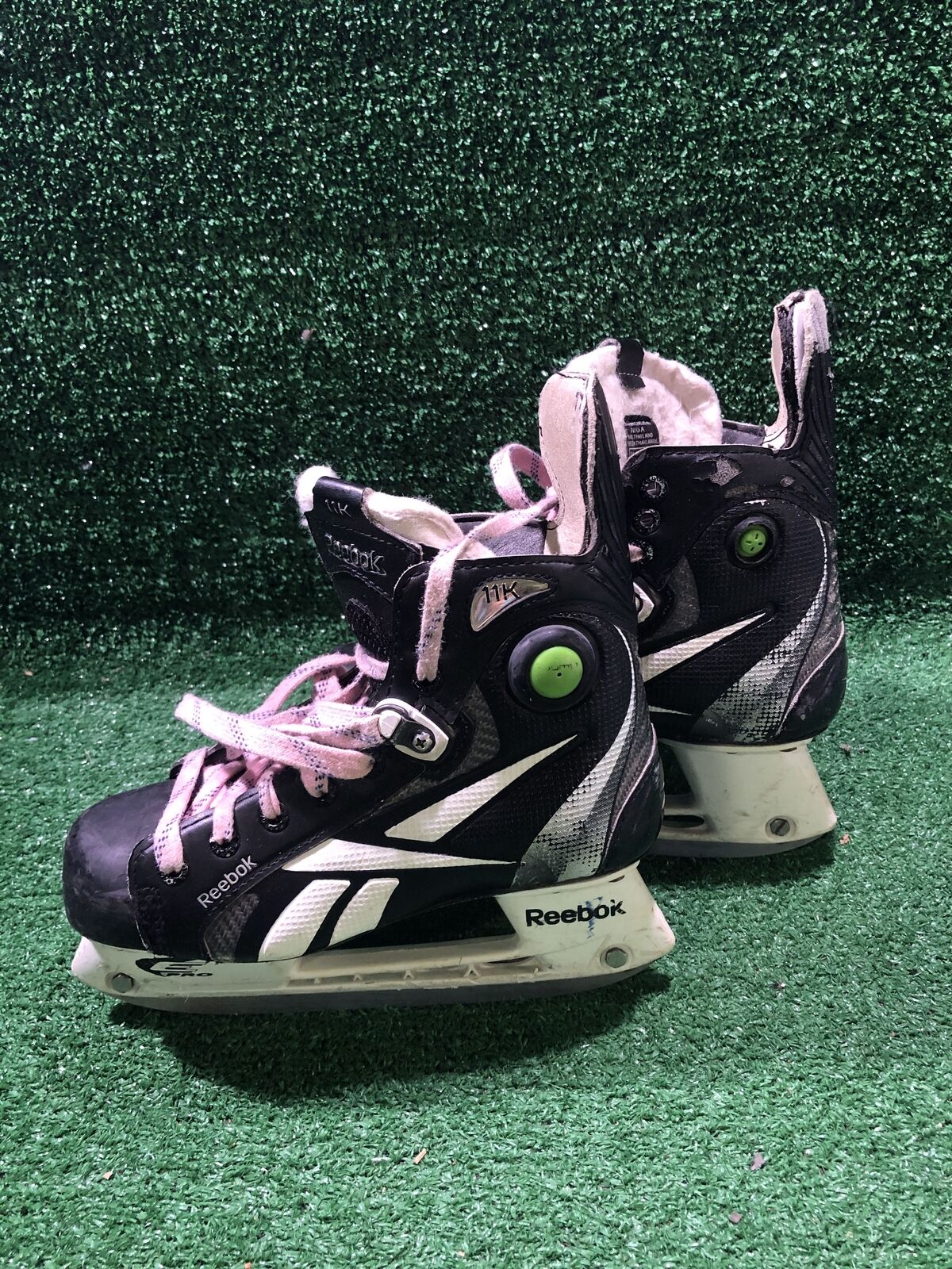 Reebok 11K Hockey Skates 2.5D Skate Size