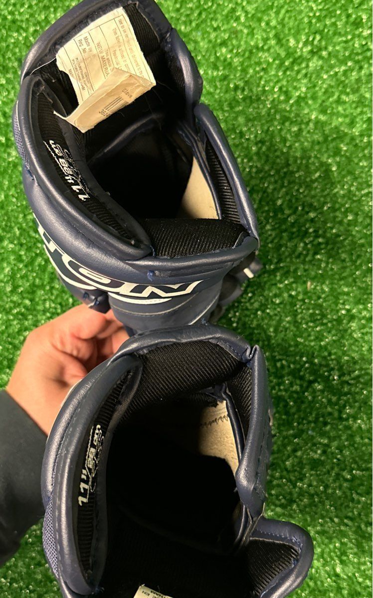 Easton S5 Pro 11" Hockey Gloves