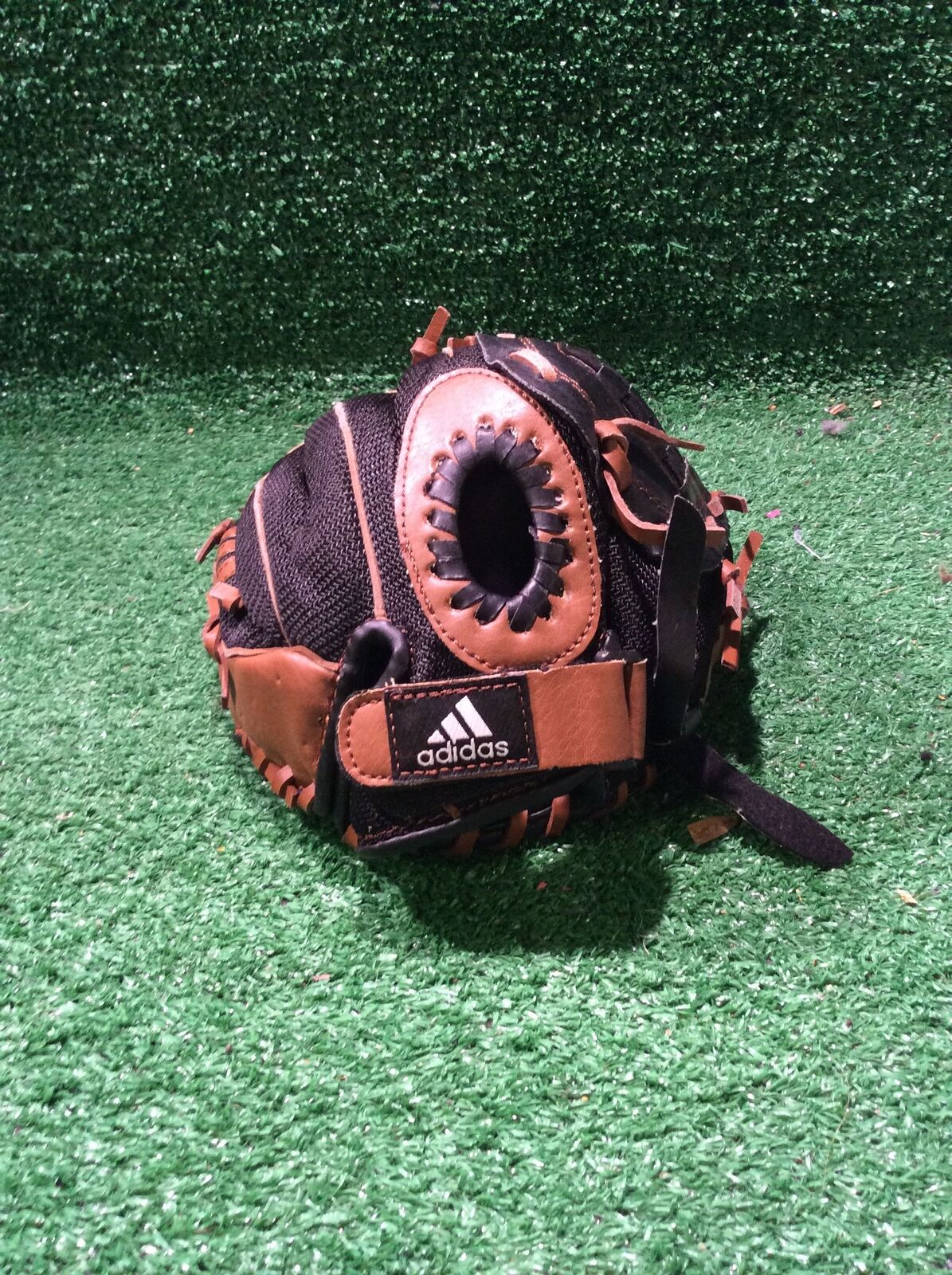 Adidas TS9500BR 9.5" Teeball Glove (RHT)