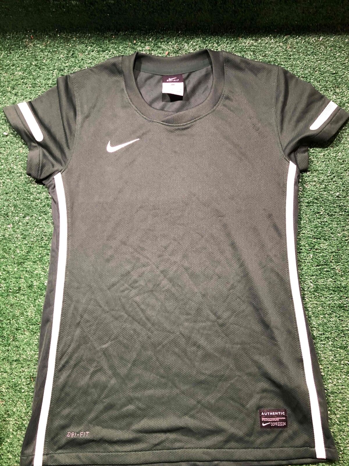 Nike Medium (M) Shirt