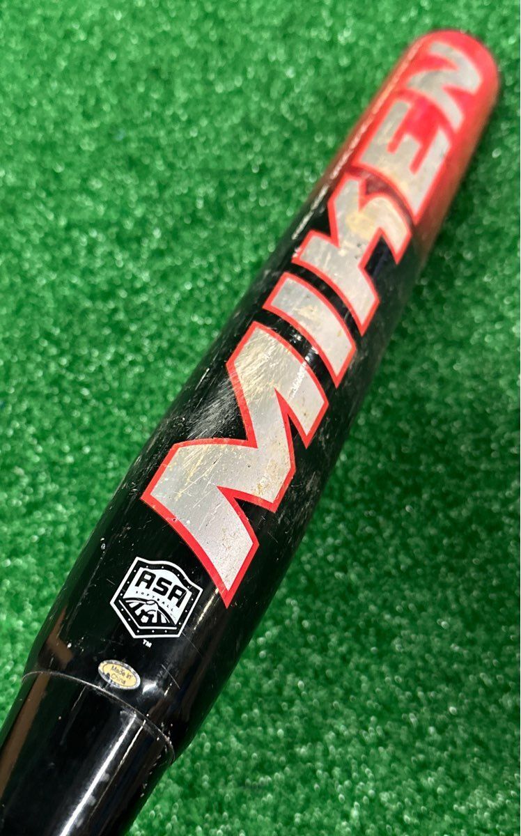 Miken Maniac Softball Bat 34" 26 oz. (-8) 2 1/4"