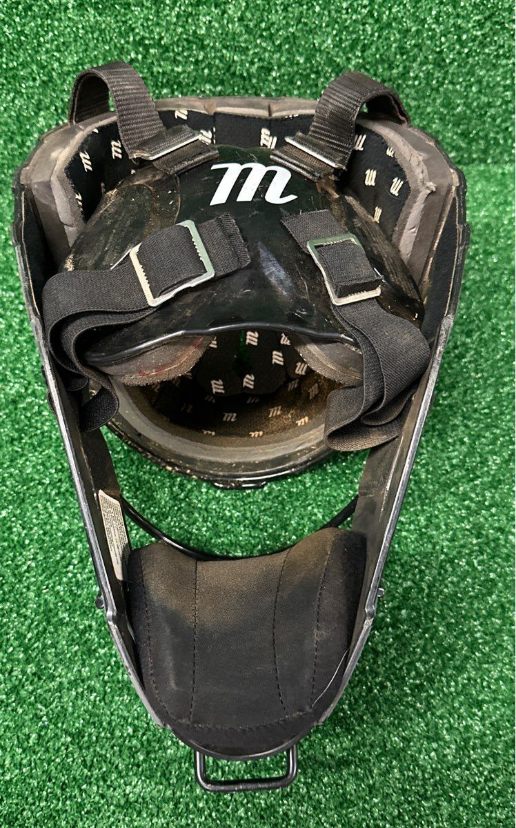 Marucci Hockey Style CHMGS1A 6 1/4" To 7" Hockey Style Catcher's Helmet