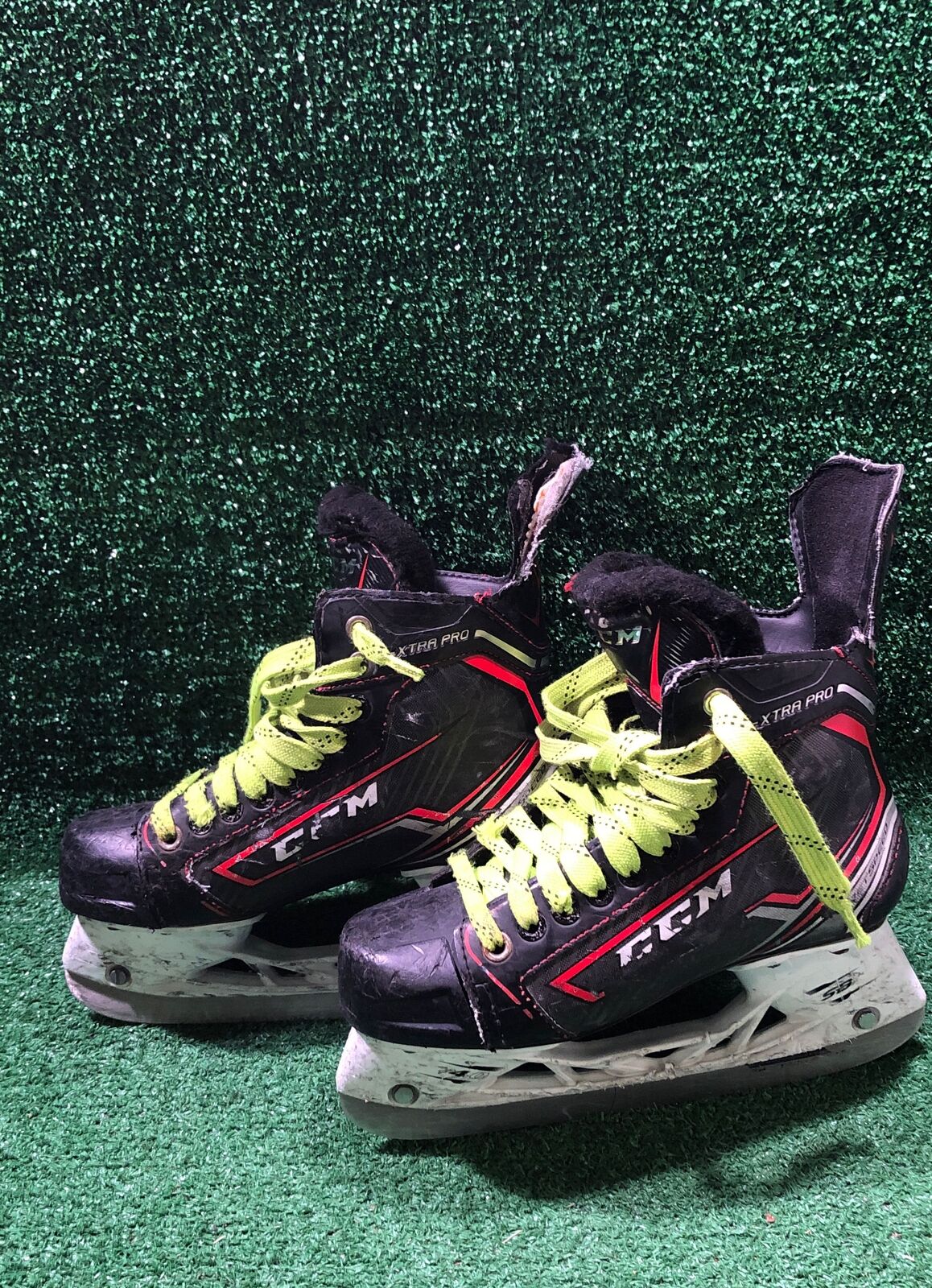 Ccm JetSpeec XTRA Pro Hockey Skates 4.0D Skate Size