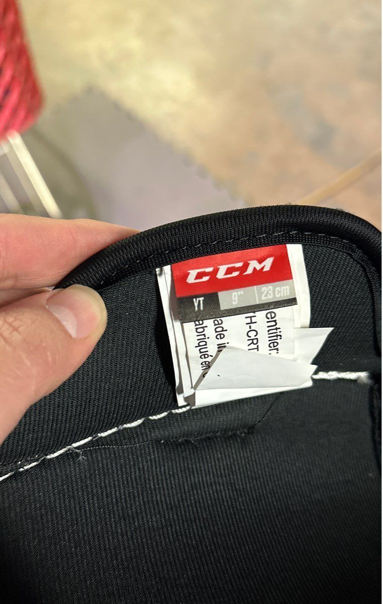 Ccm LTP 9" Hockey Shin Guards