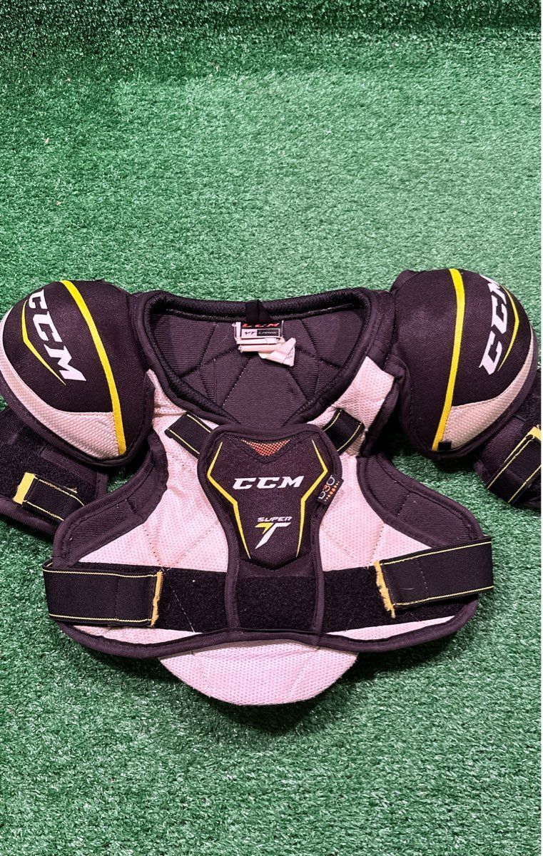 Ccm SuperTacks D30 Hockey Shoulder Pads Youth Large (L)