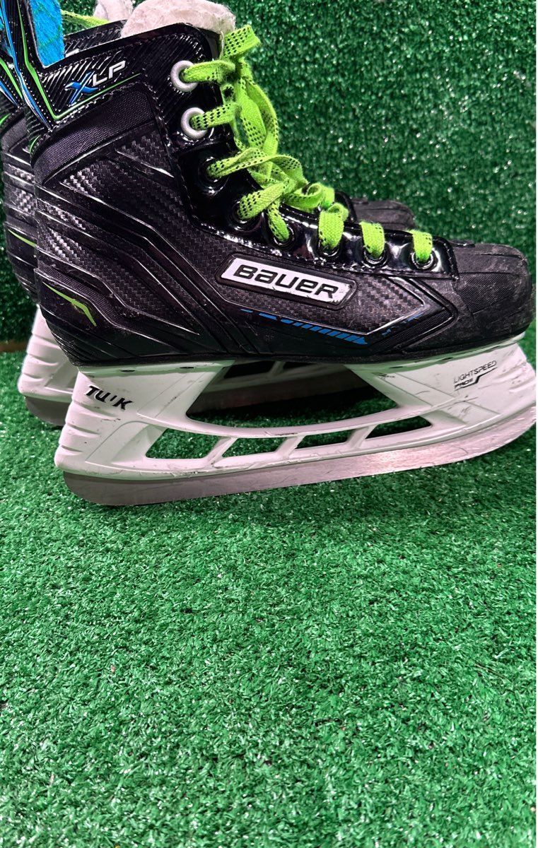 Bauer XLP Hockey Skates 2.5 Skate Size