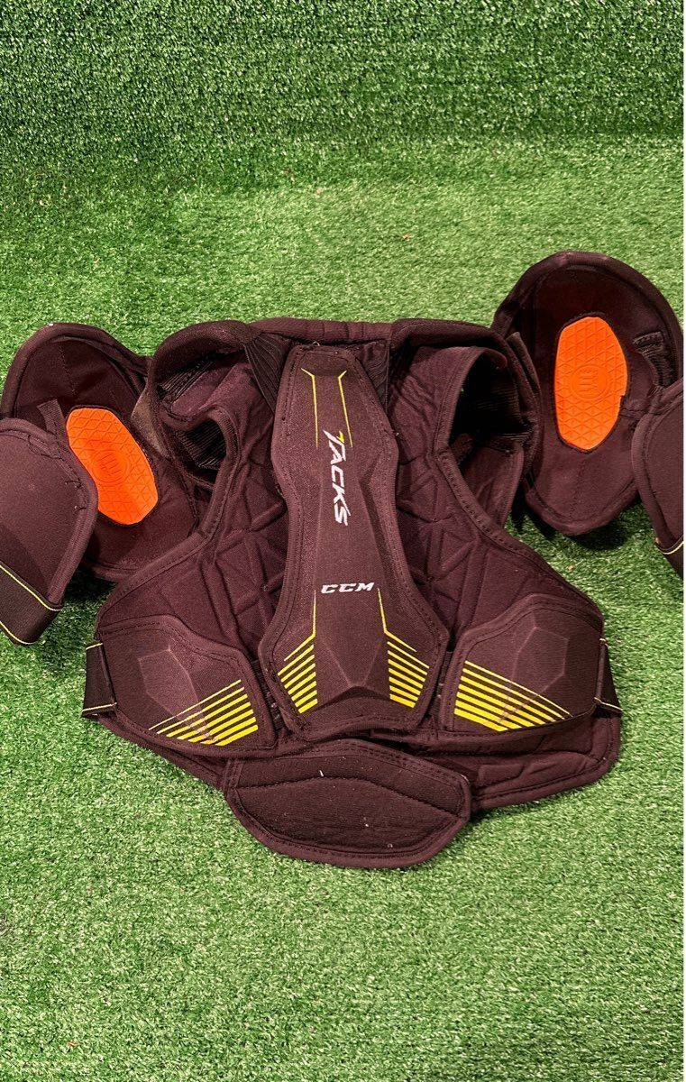 Ccm Tacks 7092 Hockey Shoulder Pads Junior Medium (M)