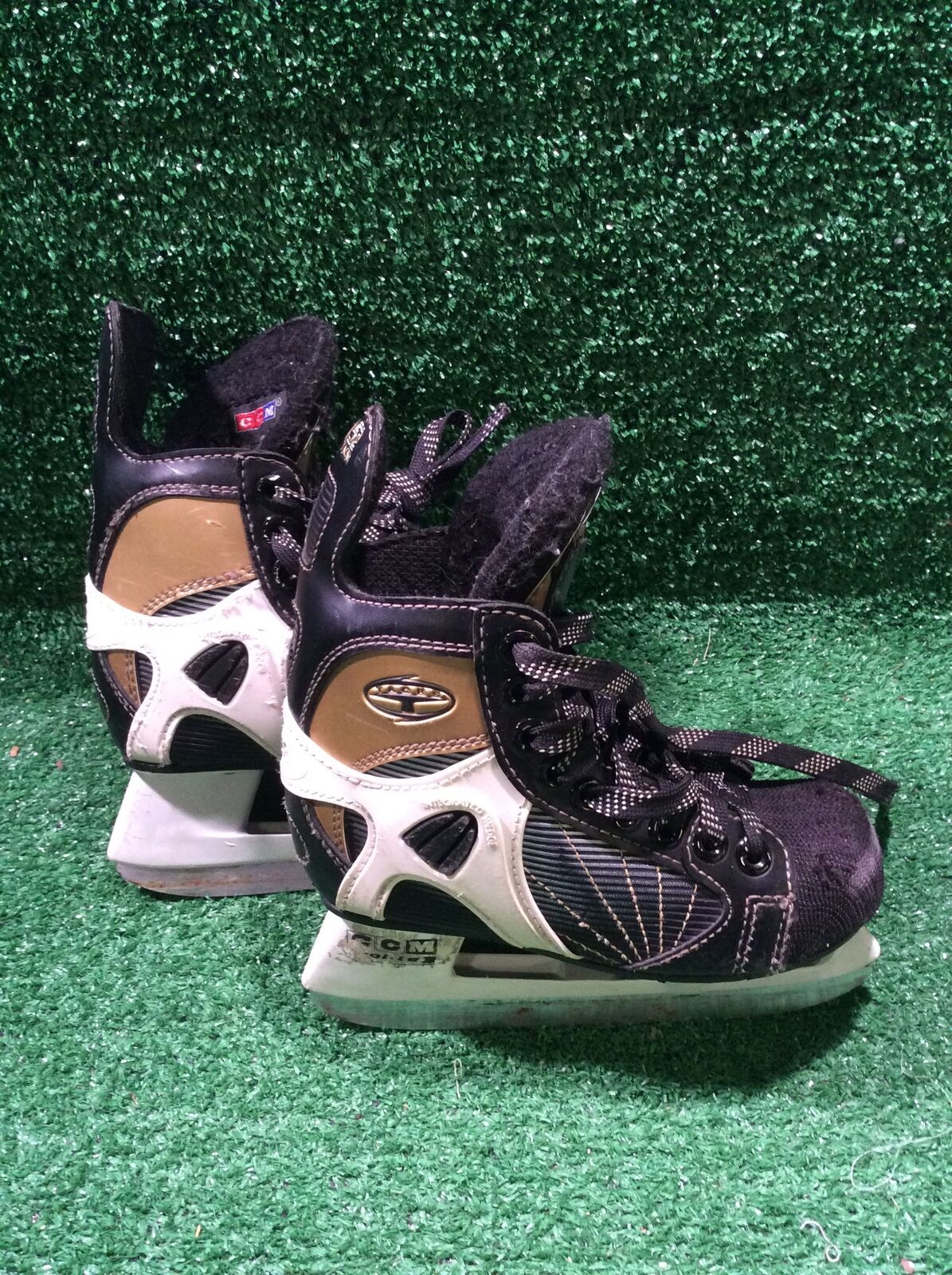 Ccm Tacks 252 Hockey Skates Youth 10.0D Skate Size