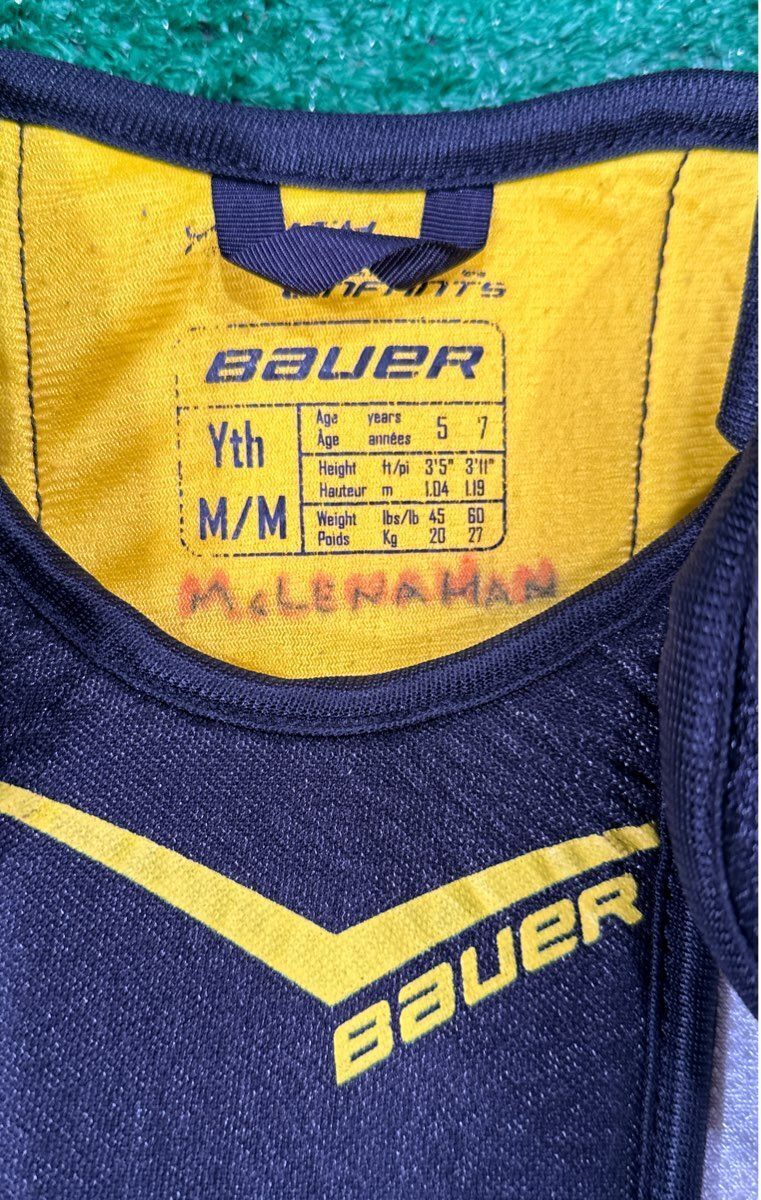 Bauer Supreme 150 Hockey Shoulder Pads Youth Medium (M)