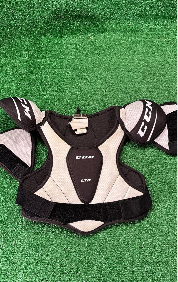 Ccm LTP Hockey Shoulder Pads Youth Large (L)