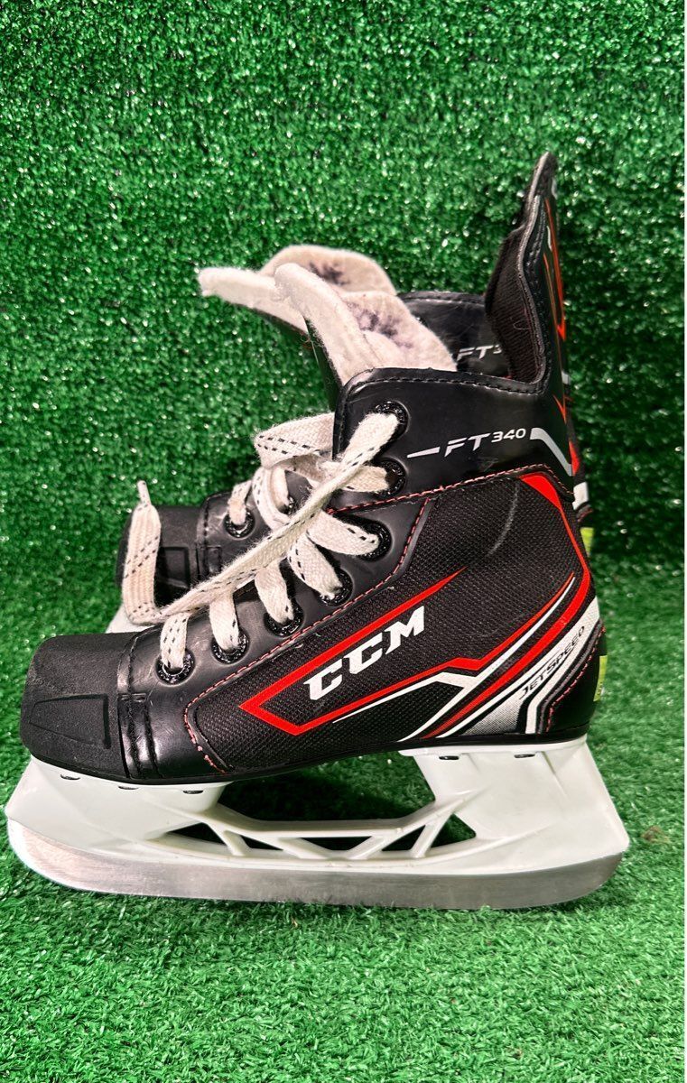 Ccm FT 340 Hockey Skates 12Y Skate Size