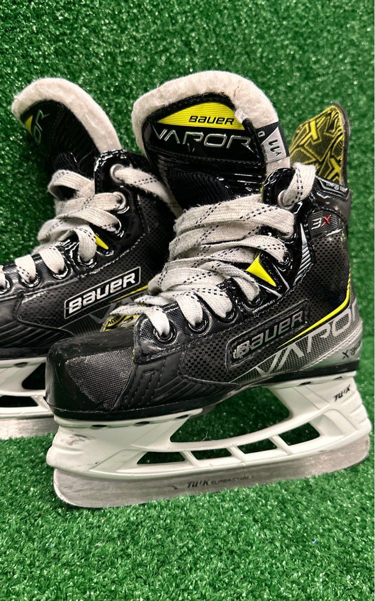 Bauer 3X Hockey Skates 11Y Skate Size