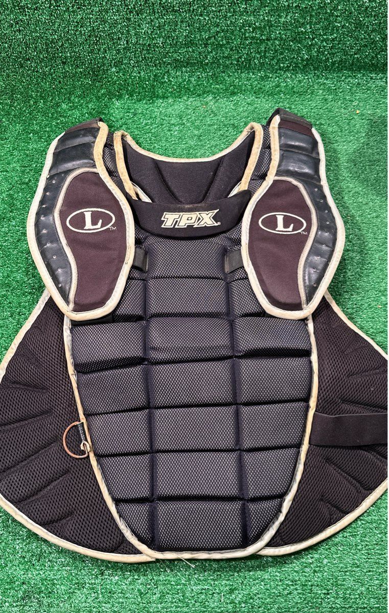 Louisville Slugger TPX 17" Catcher's Chest Protector