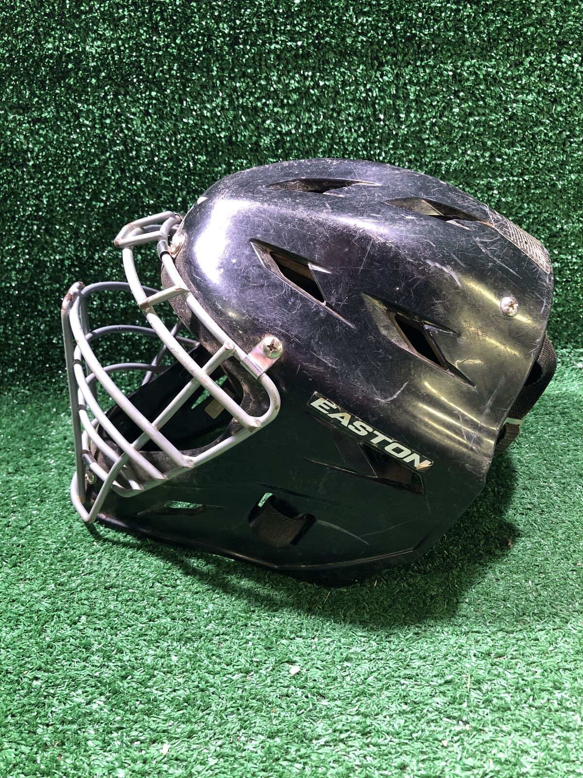 Easton M3 6 1/8" To 7" Hockey Style Catcher's Helmet