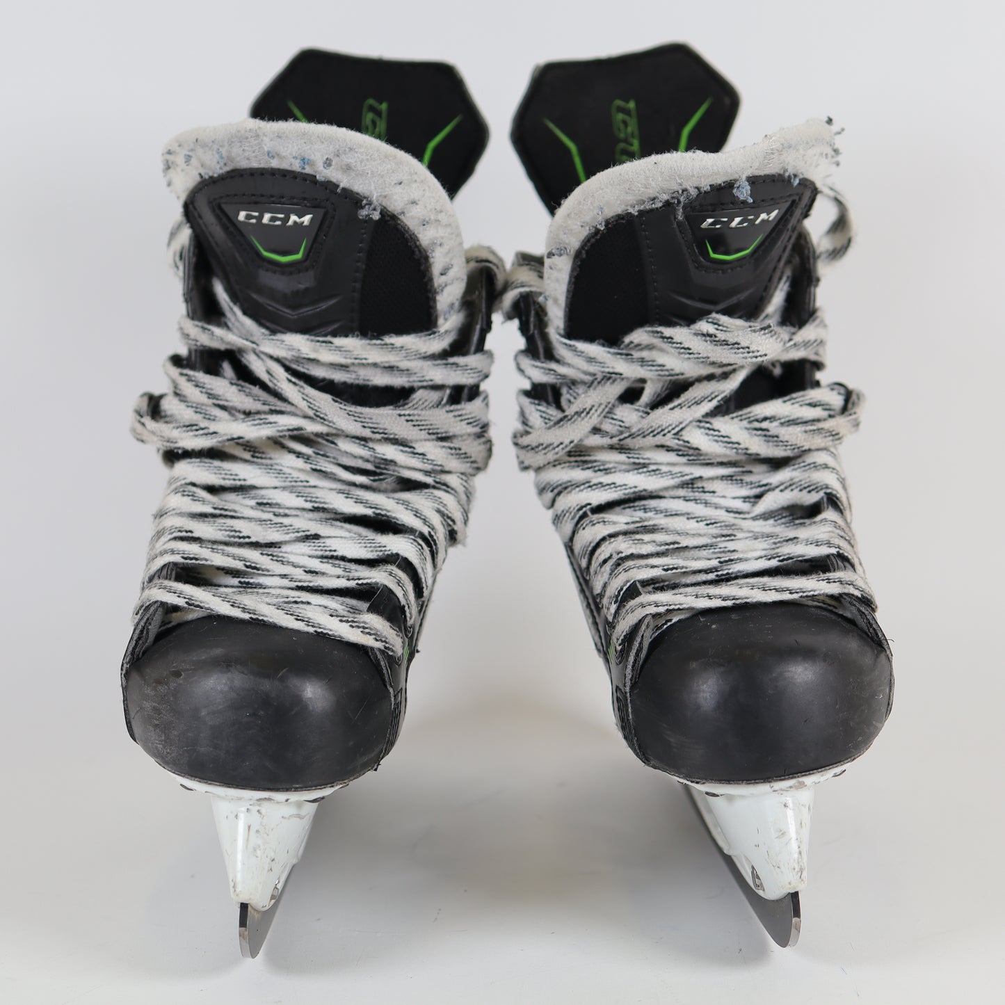 CCM Ribcor 48K Pump Size 4.5 Hockey Skates