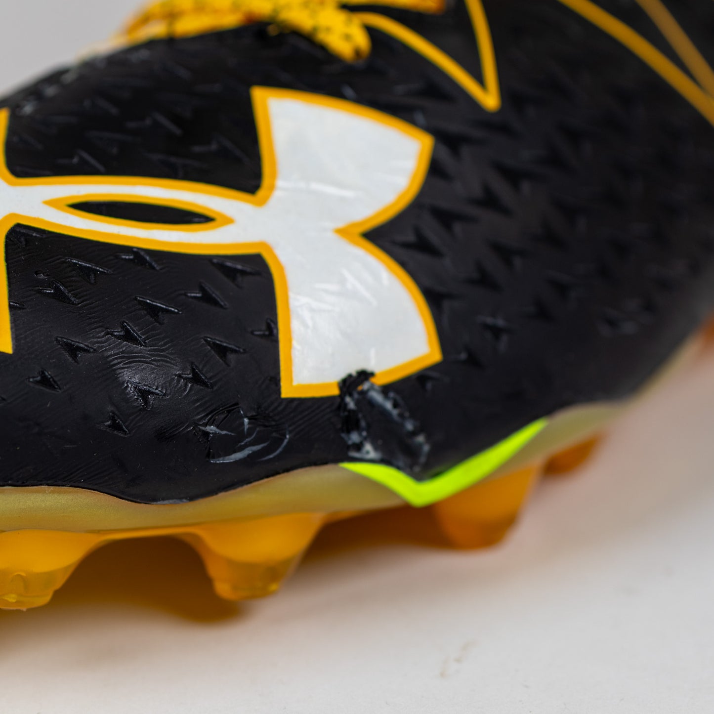 Under Armour Clutchfit Football Cleats Men's Size 16.0 – New Without Box