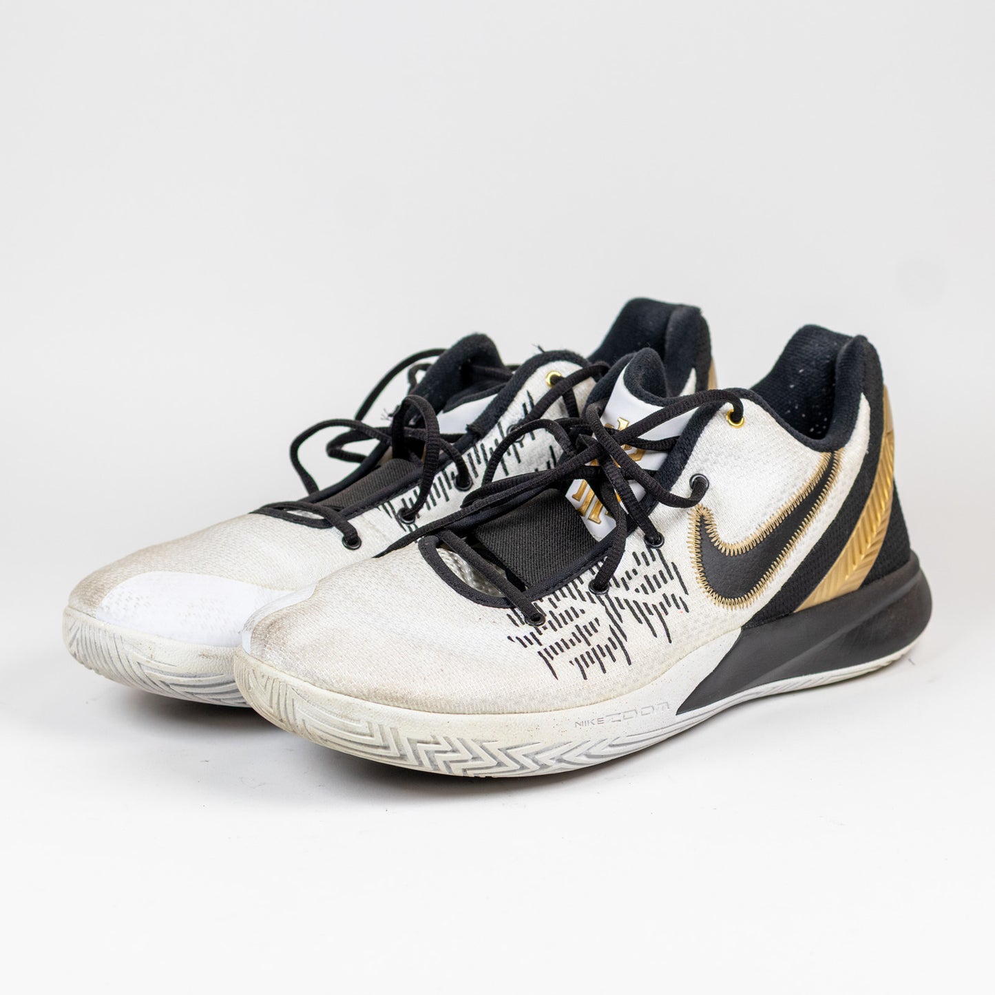 Nike Kyrie Flytrap II Basketball Shoes – New Without Box