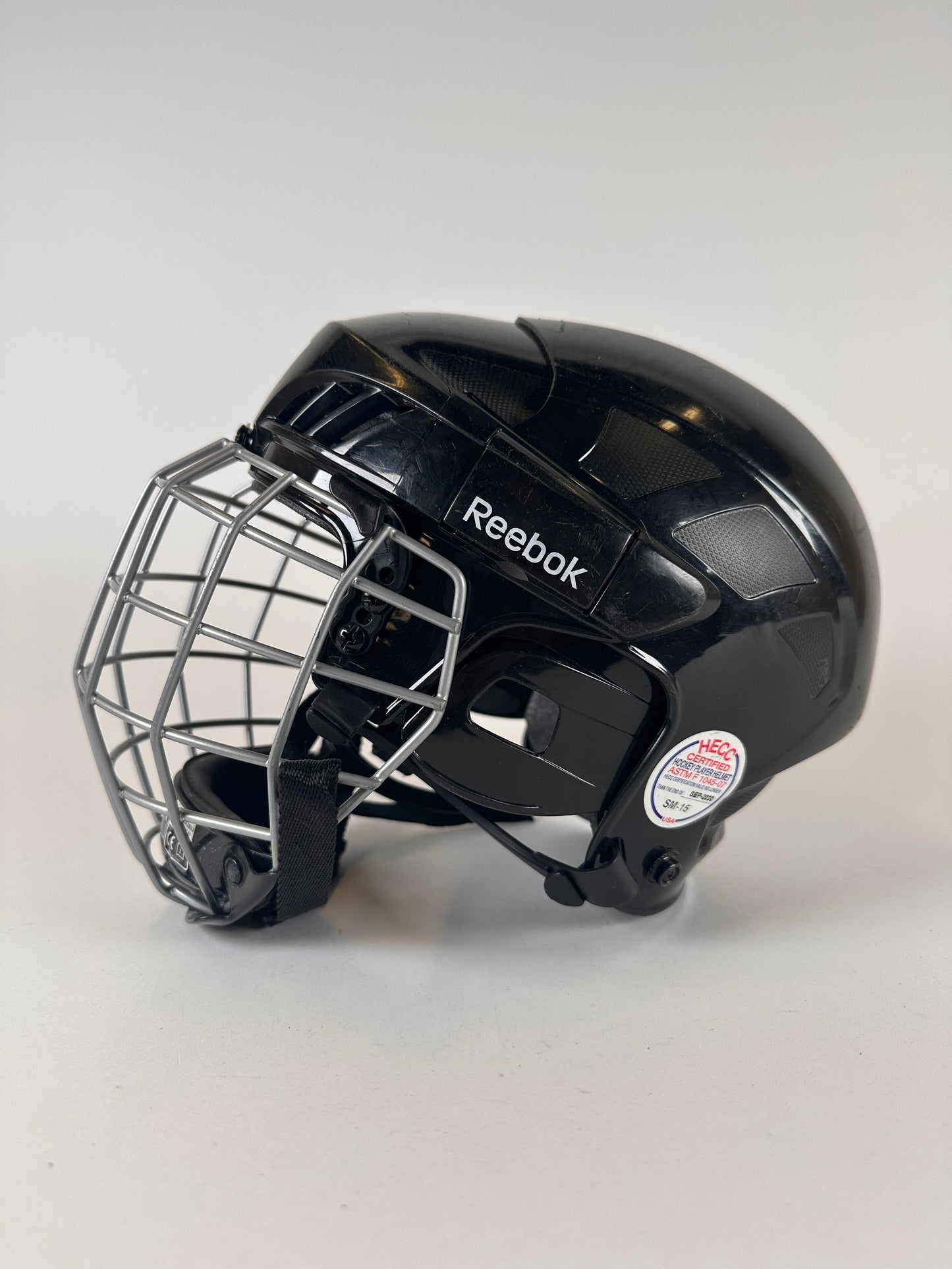 Reebok 3K Small 21.5" to 23" Hockey Helmet