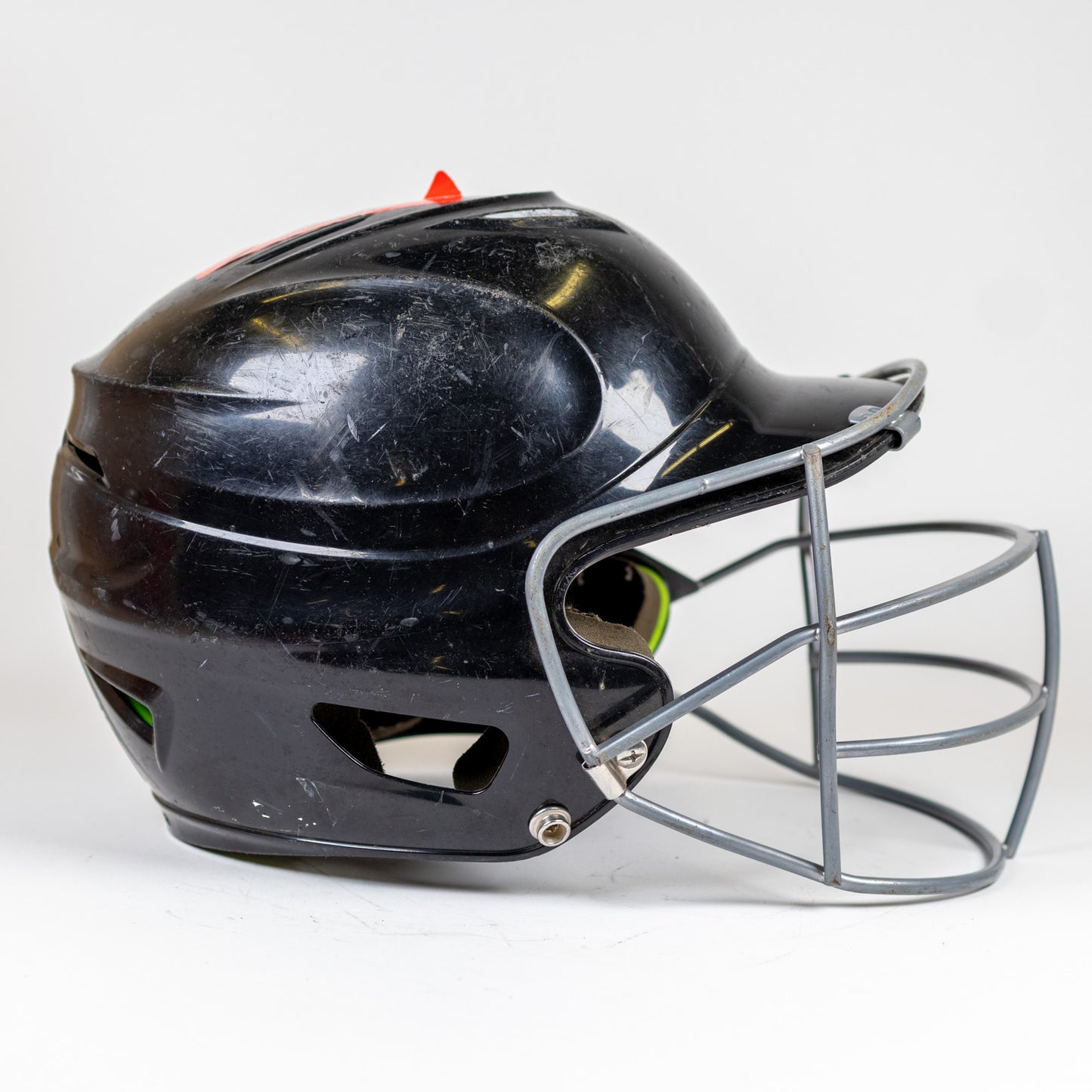 Under Armour UABH110 5 7/8"–6 3/4" Softball Batting Helmet