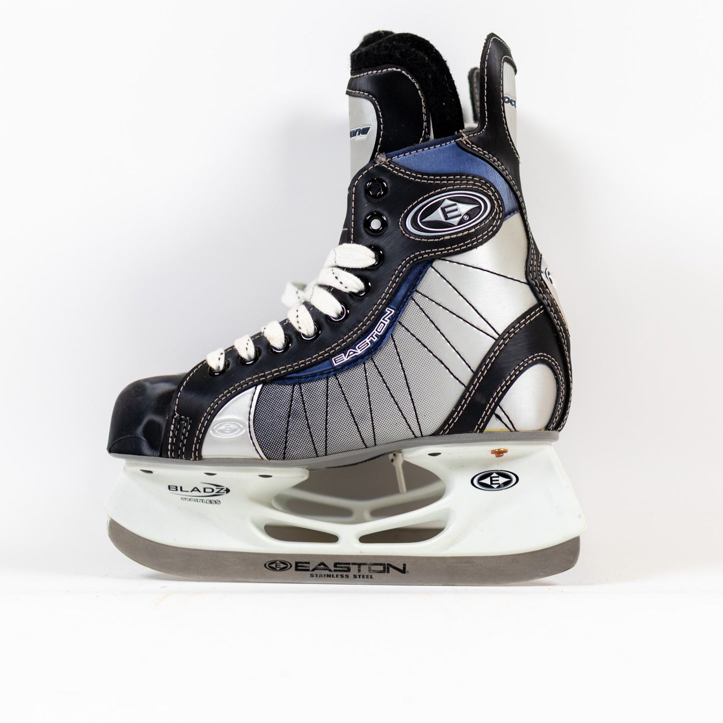 Vintage Easton Octane Size 3 Hockey Skates