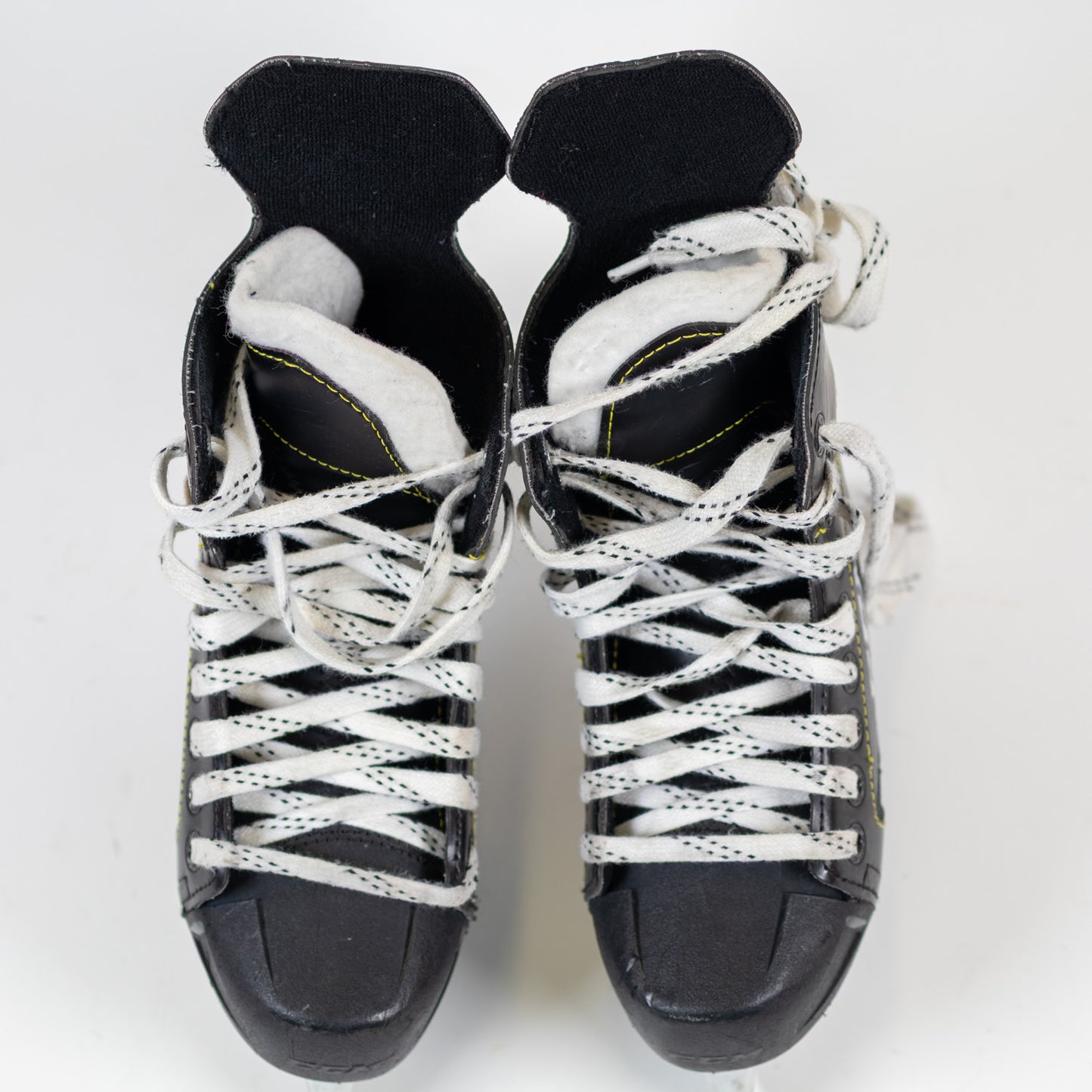 CCM Tacks 9040 Size 3 Hockey Skates