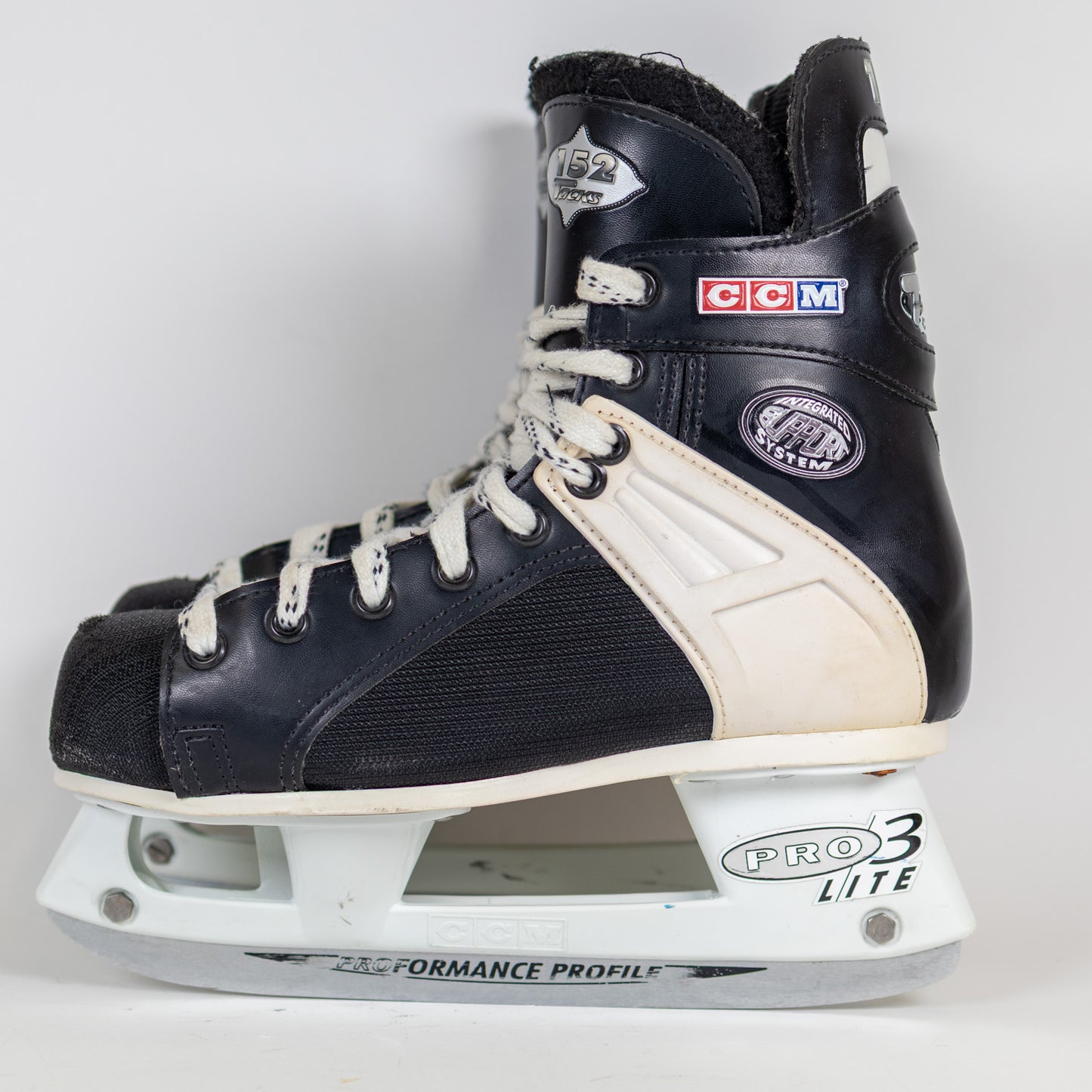 CCM Vintage Tacks 152 Size 5.0 Hockey Skates